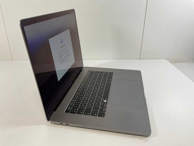 Apple macbook pro 15,5”, hexacore i7, 16 gb ram, 512 gb nvme, amd radeon pro 555x 4gb laptop - afbeelding 2 van  6