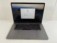 Apple macbook pro 15,5”, hexacore i7, 16 gb ram, 512 gb nvme, amd radeon pro 555x 4gb laptop - afbeelding 1 van  7