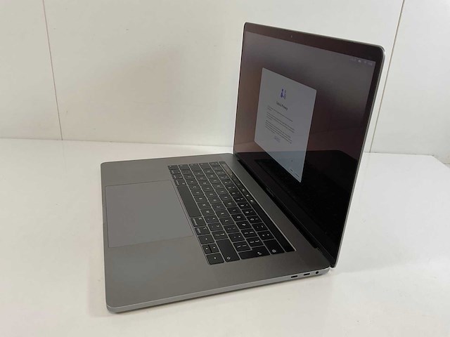 Apple macbook pro 15,5”, hexacore i7, 16 gb ram, 512 gb nvme, amd radeon pro 555x 4gb laptop - afbeelding 3 van  7