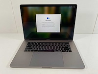 Apple macbook pro 15,5”, hexacore i7, 16 gb ram, 512 gb nvme, amd radeon pro 555x 4gb laptop - afbeelding 1 van  7