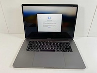 Apple macbook pro 15,5”, hexacore i7, 16 gb ram, 512 gb nvme, amd radeon pro 555x 4gb laptop - afbeelding 1 van  7