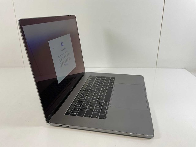 Apple macbook pro 15,5”, hexacore i7, 16 gb ram, 512 gb nvme, amd radeon pro 555x 4gb laptop - afbeelding 2 van  7