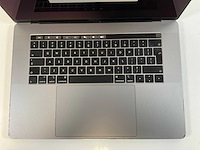 Apple macbook pro 15,5”, hexacore i7, 16 gb ram, 512 gb nvme, amd radeon pro 555x 4gb laptop - afbeelding 4 van  7