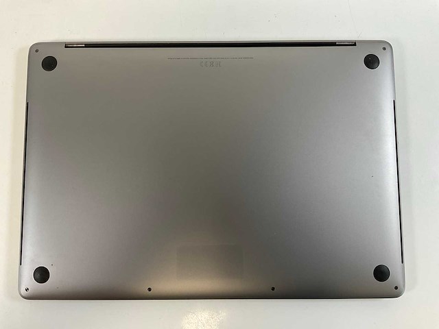 Apple macbook pro 15,5”, hexacore i7, 16 gb ram, 512 gb nvme, amd radeon pro 555x 4gb laptop - afbeelding 6 van  7