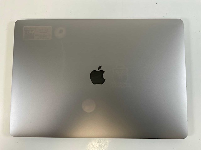 Apple macbook pro 15,5”, hexacore i7, 16 gb ram, 512 gb nvme, amd radeon pro 555x 4gb laptop - afbeelding 5 van  7