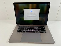 Apple macbook pro 15,5”, hexacore i7, 16 gb ram, 512 gb nvme, amd radeon pro 555x 4gb laptop