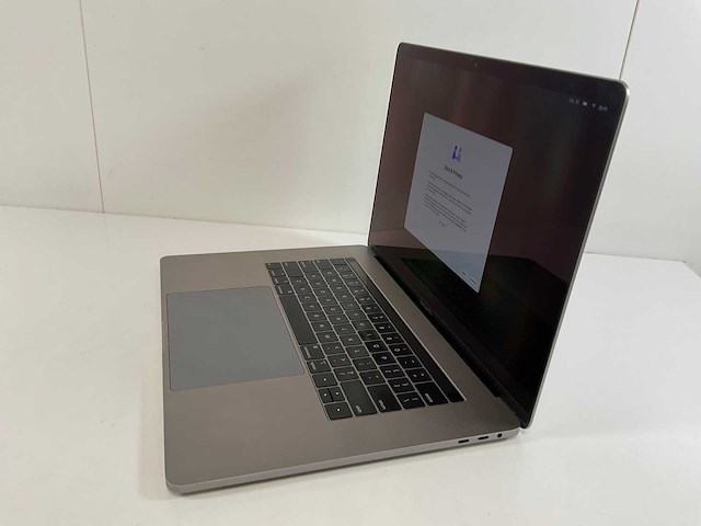 Apple macbook pro 15,5”, hexacore i7, 16 gb ram, 512 gb nvme, amd radeon pro 555x 4gb laptop - afbeelding 3 van  7