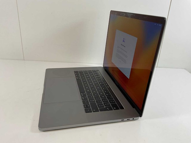Apple macbook pro 15,5”, quadcore i7, 16 gb ram, 1 tb nvme, amd radeon pro 560 4gb laptop - afbeelding 3 van  8