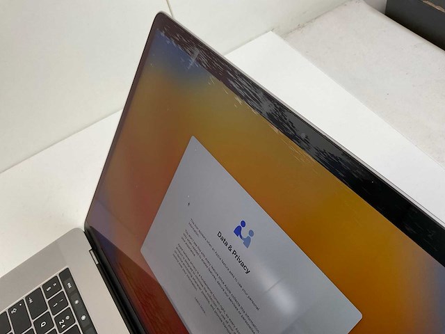 Apple macbook pro 15,5”, quadcore i7, 16 gb ram, 1 tb nvme, amd radeon pro 560 4gb laptop - afbeelding 8 van  8