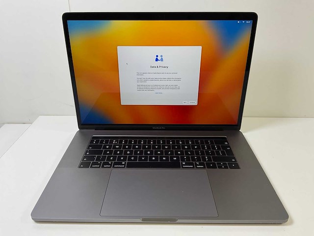 Apple macbook pro 15.5”, quadcore i7, 16 gb ram, 500 gb nvme, amd radeon pro 560 4gb laptop - afbeelding 1 van  7