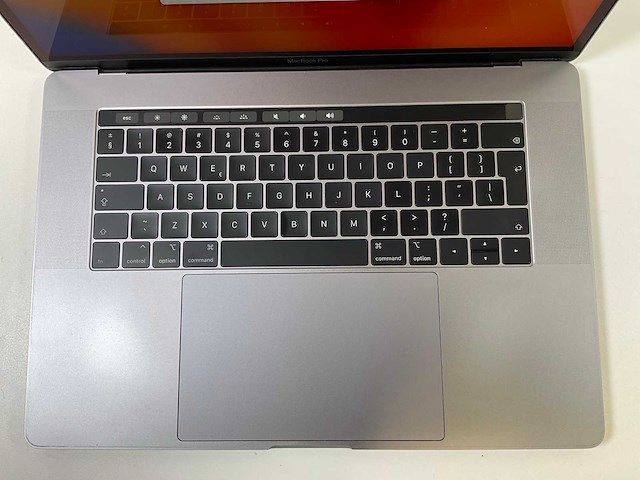 Apple macbook pro 15.5”, quadcore i7, 16 gb ram, 500 gb nvme, amd radeon pro 560 4gb laptop - afbeelding 4 van  7