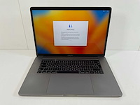 Apple macbook pro 15,5”, quadcore i7, 16 gb ram, 512 gb nvme, amd radeon pro 560 4gb laptop - afbeelding 1 van  7