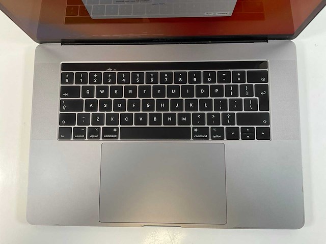 Apple macbook pro 15,5”, quadcore i7, 16 gb ram, 512 gb nvme, amd radeon pro 560 4gb laptop - afbeelding 4 van  7
