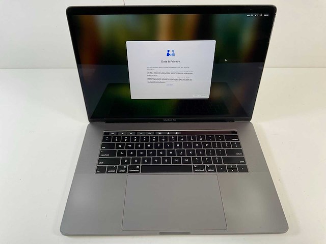 Apple macbook pro 15.6”, core(tm) i7 9th gen, 32 gb ram, 256 gb nvme laptop - afbeelding 1 van  7