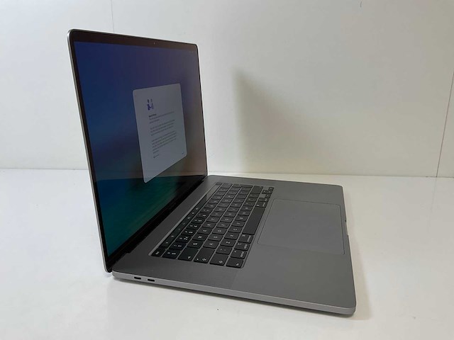 Apple macbook pro 16”, 6-core intel i7, 32 gb ram, 1 tb nvme, amd radeon pro 5500m 4gb laptop - afbeelding 2 van  7