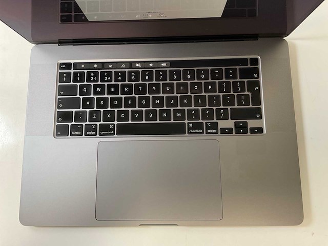 Apple macbook pro 16”, 6-core intel i7, 32 gb ram, 500 gb nvme, amd radeon pro 5300m 4gb laptop - afbeelding 4 van  7