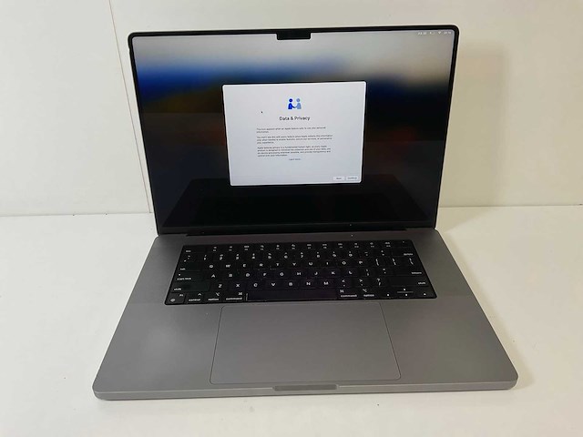 Apple macbook pro 16”, apple m1 pro, 16 gb ram, 512 gb nvme laptop - afbeelding 1 van  8