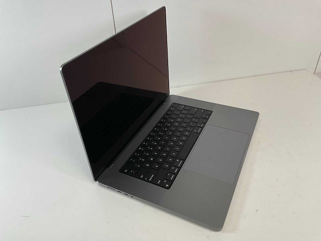 Apple macbook pro 16”, apple m1 pro, 16 gb ram, 512 gb ssd laptop - afbeelding 2 van  5