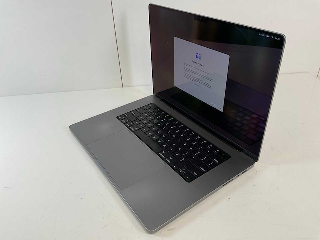 Apple macbook pro 16”, apple m1 pro, 16 gb ram, 512 gb ssd laptop - afbeelding 1 van  4
