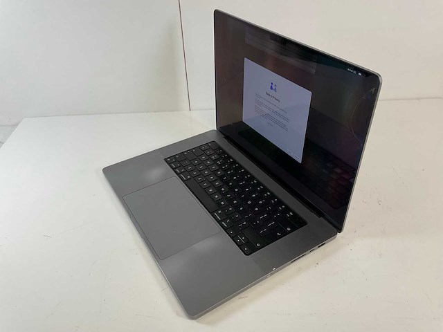 Apple macbook pro 16”, apple m1 pro, 16 gb ram, 512 gb ssd laptop - afbeelding 2 van  4