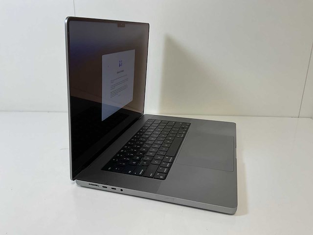 Apple macbook pro 16”, apple m1 pro, 32 gb ram, 512 gb nvme laptop - afbeelding 2 van  8