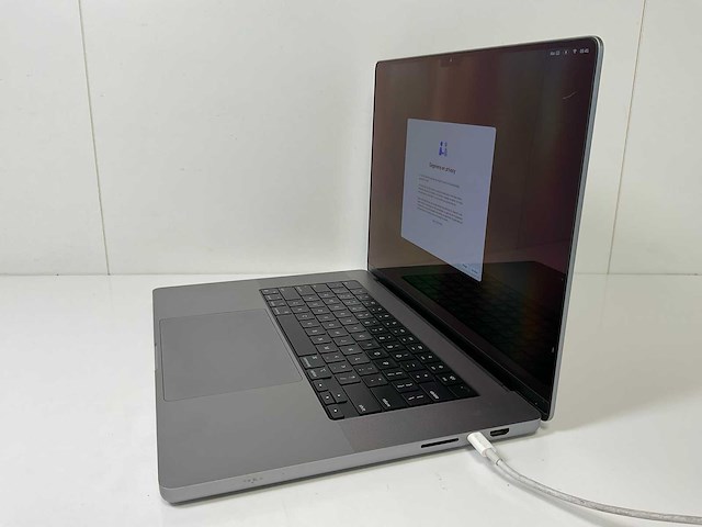 Apple macbook pro 16”, apple m1 pro, 32 gb ram, 512 gb ssd laptop - afbeelding 3 van  7