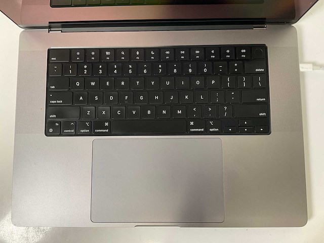Apple macbook pro 16”, apple m1 pro, 32 gb ram, 512 gb ssd laptop - afbeelding 4 van  7