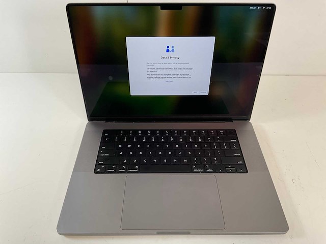 Apple macbook pro 16”, apple m1 pro, 32 gb ram, 512 gb ssd laptop - afbeelding 1 van  3