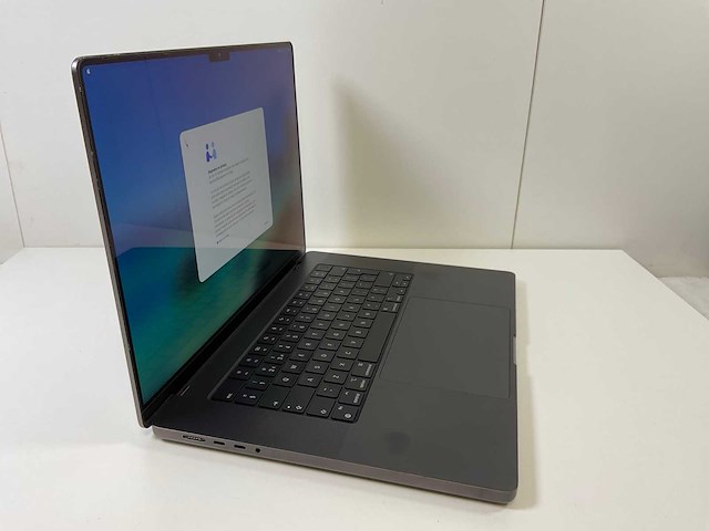 Apple macbook pro 16”, apple m3 pro, 36 gb ram, 1 tb nvme laptop - afbeelding 1 van  1