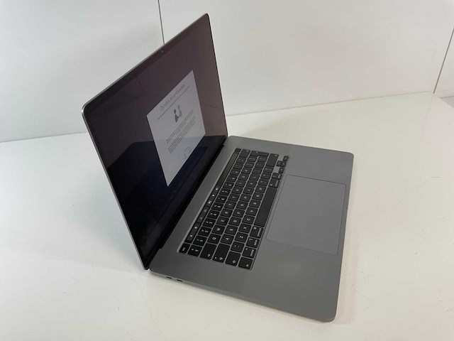 Apple macbook pro 16”, core(tm) i7 9th gen, 16 gb ram, 1 tb nvme, amd radeon pro 5300m 4 gb laptop - afbeelding 2 van  7