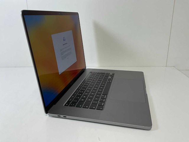 Apple macbook pro 16”, core(tm) i7 9th gen, 16 gb ram, 1 tb nvme amd radeon rx pro 5500m 4gb laptop - afbeelding 2 van  7