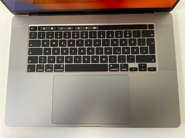 Apple macbook pro 16”, core(tm) i7 9th gen, 16 gb ram, 1 tb nvme amd radeon rx pro 5500m 4gb laptop - afbeelding 4 van  7