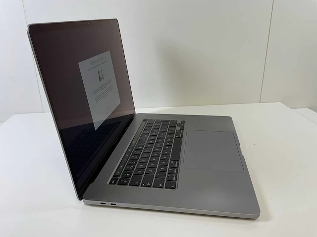 Apple macbook pro 16”, core(tm) i7 9th gen, 16 gb ram, 500 gb nvme laptop - afbeelding 2 van  7