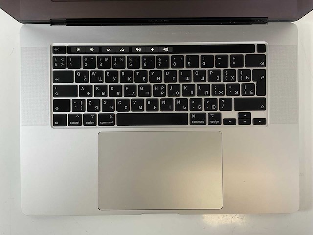 Apple macbook pro 16”, core(tm) i7 9th gen, 16 gb ram, 512 gb nvme, amd radeon 5500m 4 gb laptop - afbeelding 2 van  4