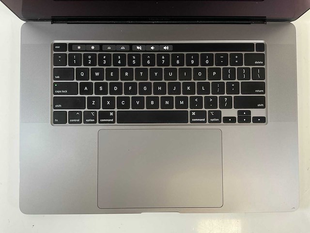 Apple macbook pro 16”, core(tm) i7 9th gen, 16 gb ram, 512 gb nvme, amd radeon pro 5300m 4 gb laptop - afbeelding 4 van  7