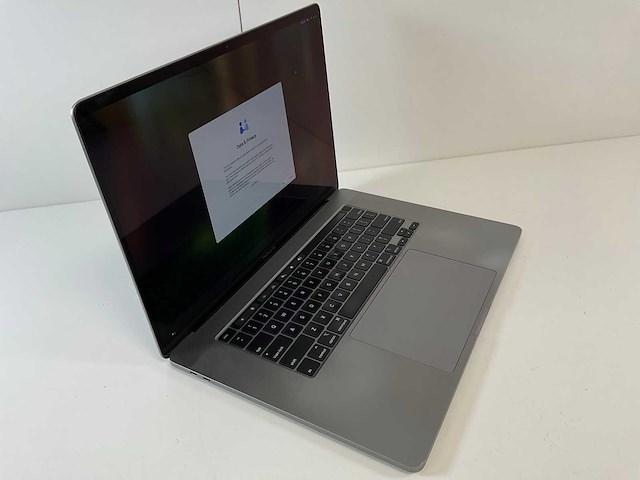 Apple macbook pro 16”, core(tm) i7 9th gen, 16 gb ram, 512 gb nvme, amd radeon pro 5300m 4 gb laptop - afbeelding 2 van  7