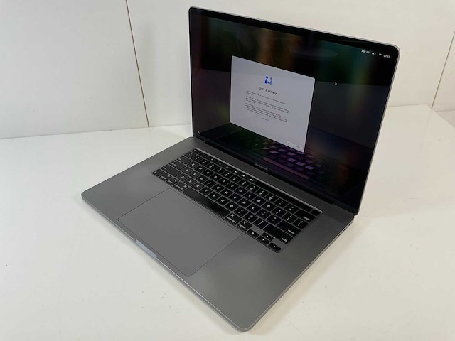 Apple macbook pro 16”, core(tm) i7 9th gen, 16 gb ram, 512 gb nvme, amd radeon pro 5300m 4 gb laptop - afbeelding 3 van  7