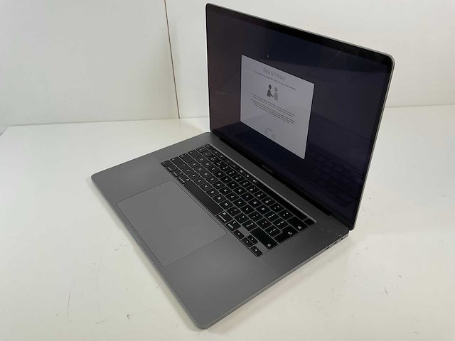 Apple macbook pro 16”, core(tm) i7 9th gen, 16 gb ram, 512 gb nvme, amd radeon pro 5300m 4 gb laptop - afbeelding 3 van  7