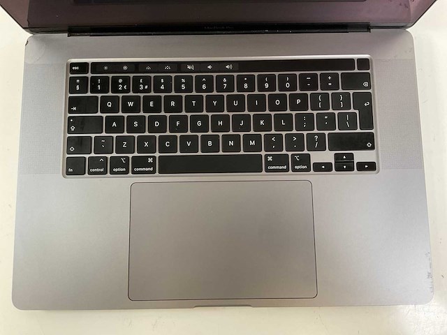 Apple macbook pro 16”, core(tm) i7 9th gen, 16 gb ram, 512 gb nvme, amd radeon pro 5300m 4 gb laptop - afbeelding 4 van  7