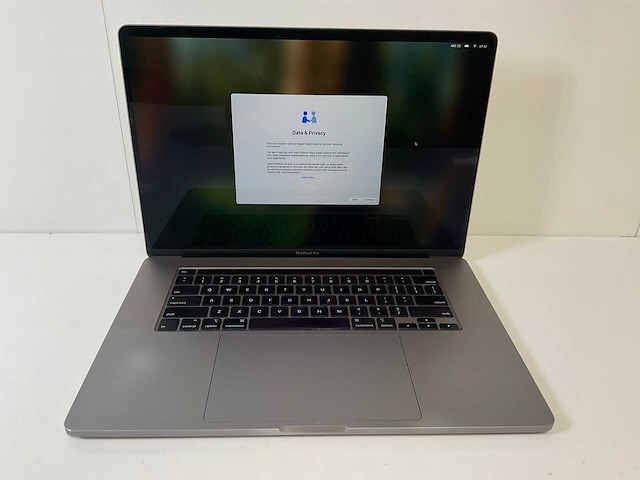 Apple macbook pro 16”, core(tm) i7 9th gen, 16 gb ram, 512 gb nvme, amd radeon pro 5300m 4gb laptop - afbeelding 1 van  7