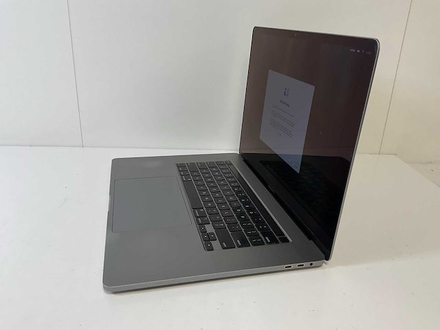 Apple macbook pro 16”, core(tm) i7 9th gen, 16 gb ram, 512 gb nvme, amd radeon pro 5300m 4gb laptop - afbeelding 3 van  7