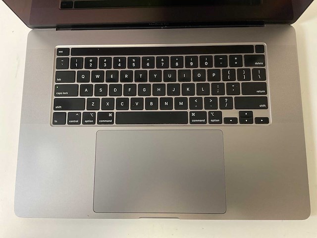 Apple macbook pro 16”, core(tm) i7 9th gen, 16 gb ram, 512 gb nvme, amd radeon pro 5300m 4gb laptop - afbeelding 4 van  7