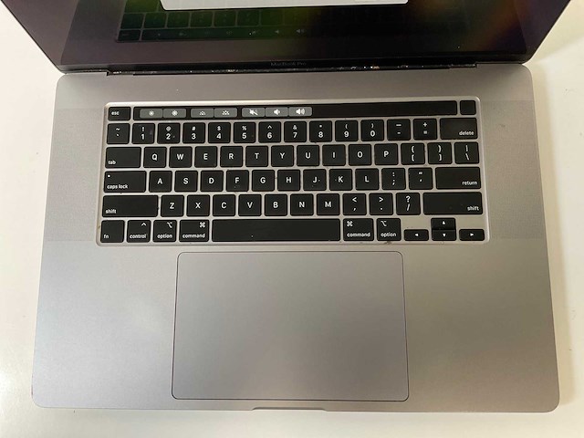 Apple macbook pro 16”, core(tm) i7 9th gen, 16 gb ram, 512 gb nvme, amd radeon pro 5300m 4gb laptop - afbeelding 4 van  7
