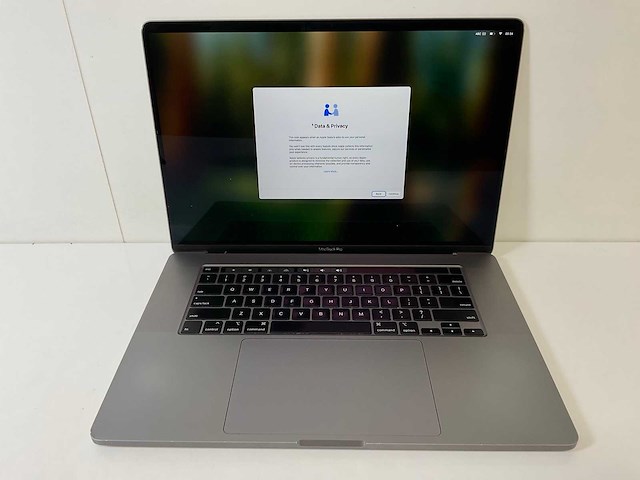 Apple macbook pro 16”, core(tm) i7 9th gen, 16 gb ram, 512 gb nvme, amd radeon pro 5300m 4gb laptop - afbeelding 1 van  10