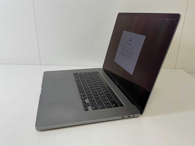 Apple macbook pro 16”, core(tm) i7 9th gen, 16 gb ram, 512 gb nvme, amd radeon pro 5300m 4gb laptop - afbeelding 4 van  10