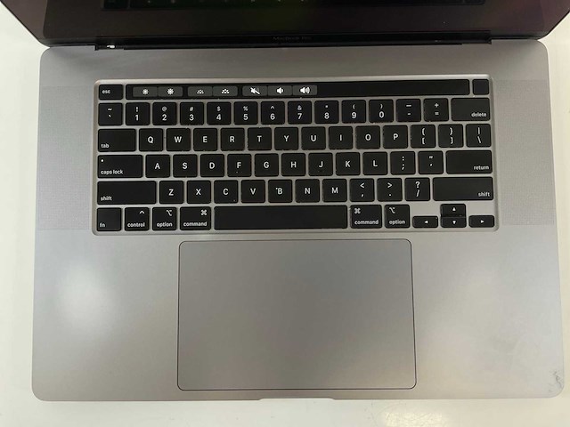 Apple macbook pro 16”, core(tm) i7 9th gen, 16 gb ram, 512 gb nvme laptop - afbeelding 4 van  7