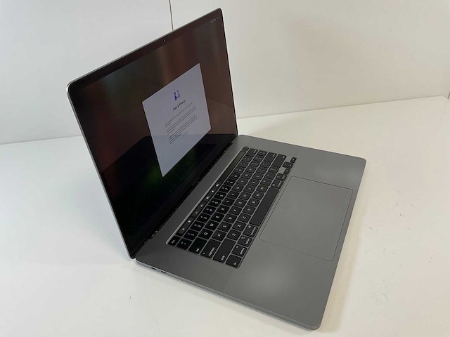 Apple macbook pro 16”, core(tm) i7 9th gen, 16 gb ram, 512 gb nvme laptop - afbeelding 2 van  7