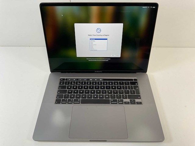 Apple macbook pro 16”, core(tm) i7 9th gen, 16 gb ram, 512 gb nvme laptop - afbeelding 1 van  7