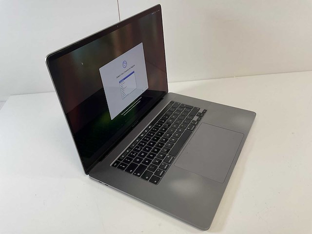 Apple macbook pro 16”, core(tm) i7 9th gen, 16 gb ram, 512 gb nvme laptop - afbeelding 2 van  7