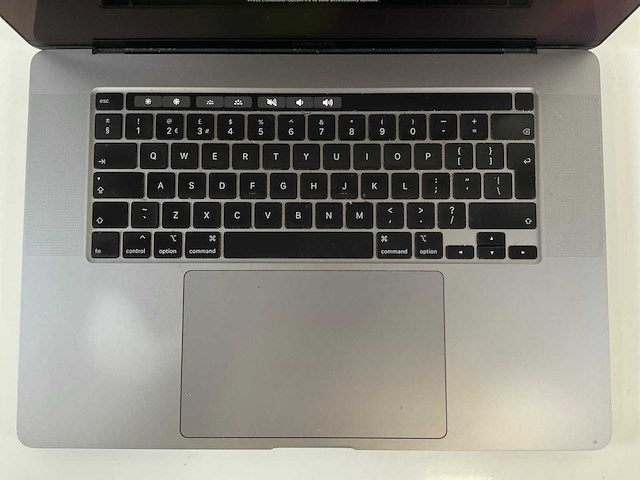 Apple macbook pro 16”, core(tm) i7 9th gen, 16 gb ram, 512 gb nvme laptop - afbeelding 4 van  7